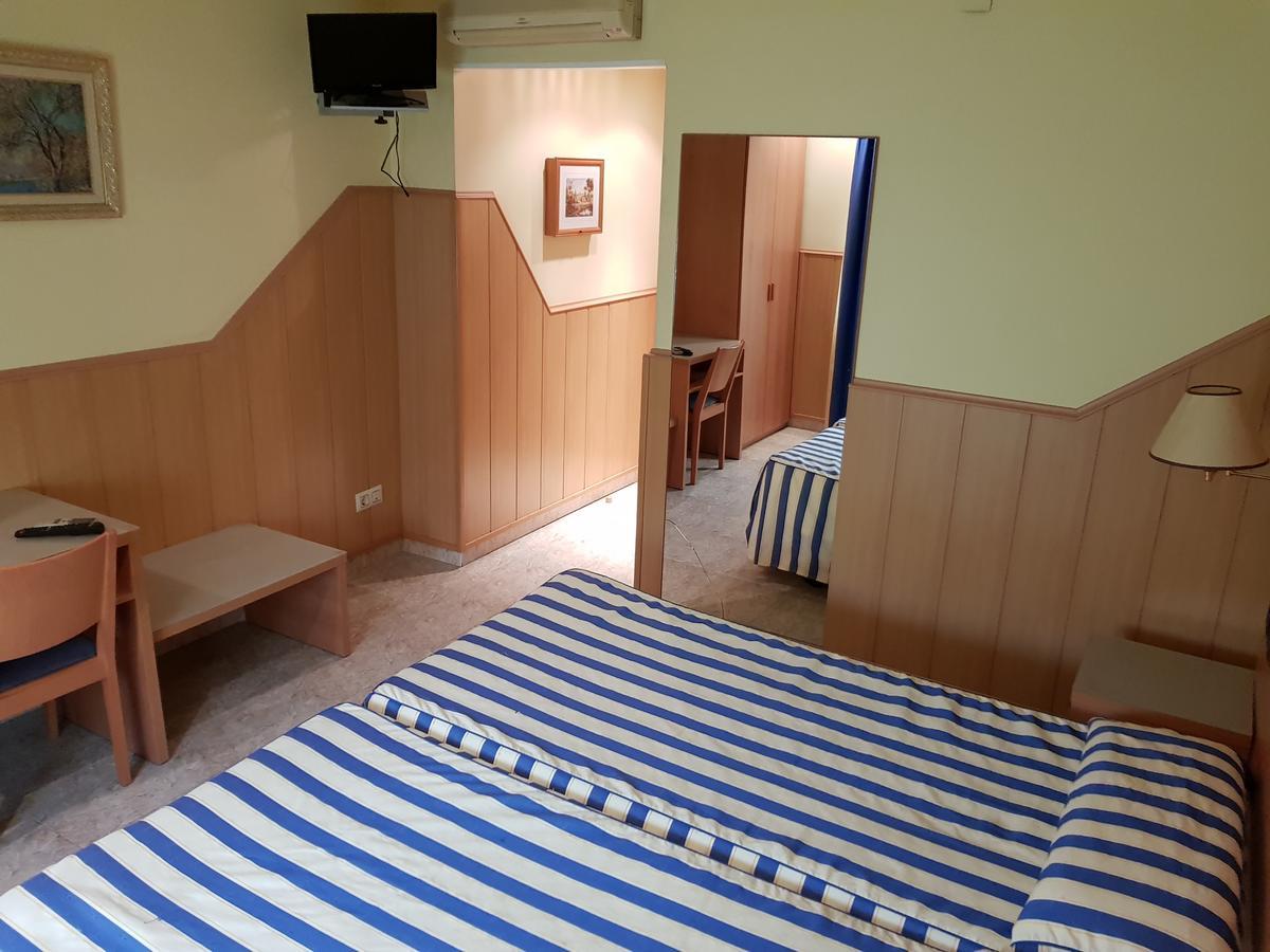 Hostal Milenium Els Monjos Экстерьер фото
